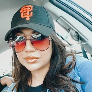 Meet your Posher, Magda